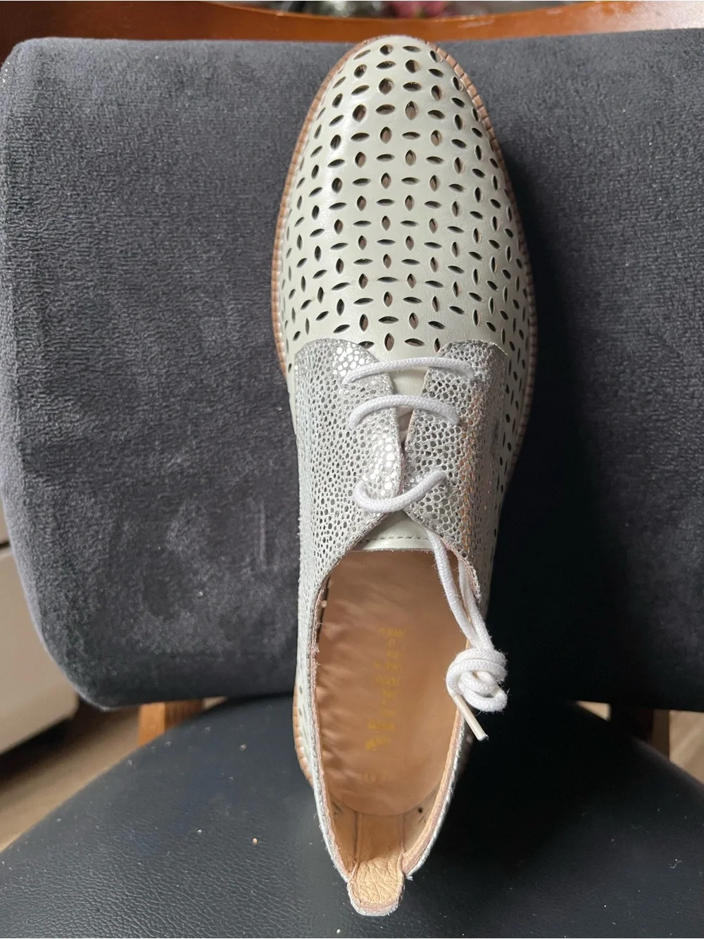 Medici Women's White Leather Perforated Derby W silver accent size 41(US10-10.5)